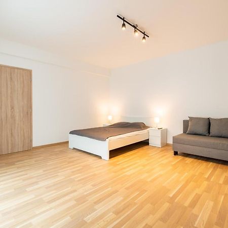 Brand New Two Room Apartment #64 In Elite Rezidence With Free Secure Parking Praga Zewnętrze zdjęcie